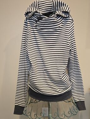 BKE Striped Black & White Hooded Women's Sweater